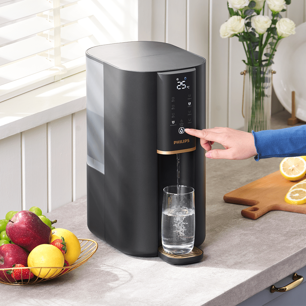 Philips Umkehrosmose-Wasserstation ADD6901HBK01, Aquaporin Inside®: Eliminiert bis zu 110 Substanzen, sofortige Erhitzung