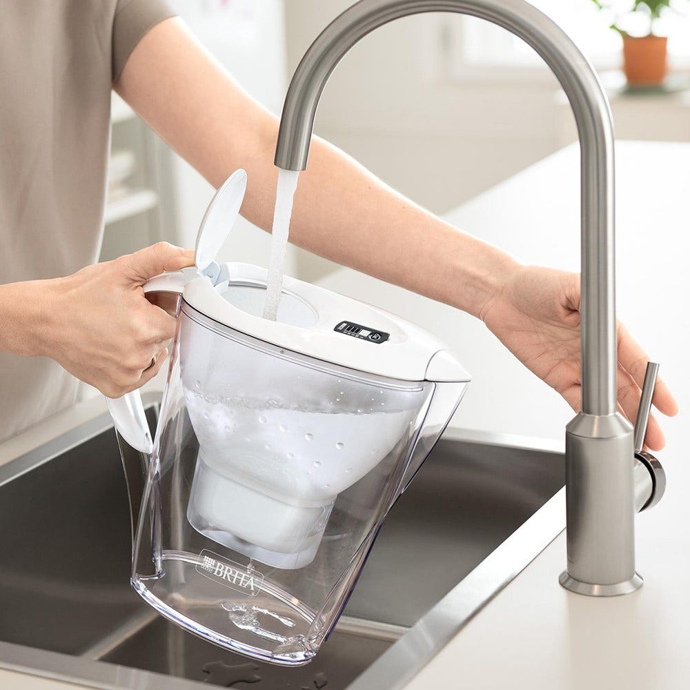 BRITA Marella Wasserfilter Kanne 2.4L Grau + MAXTRA PRO Filterkartusche 1051121